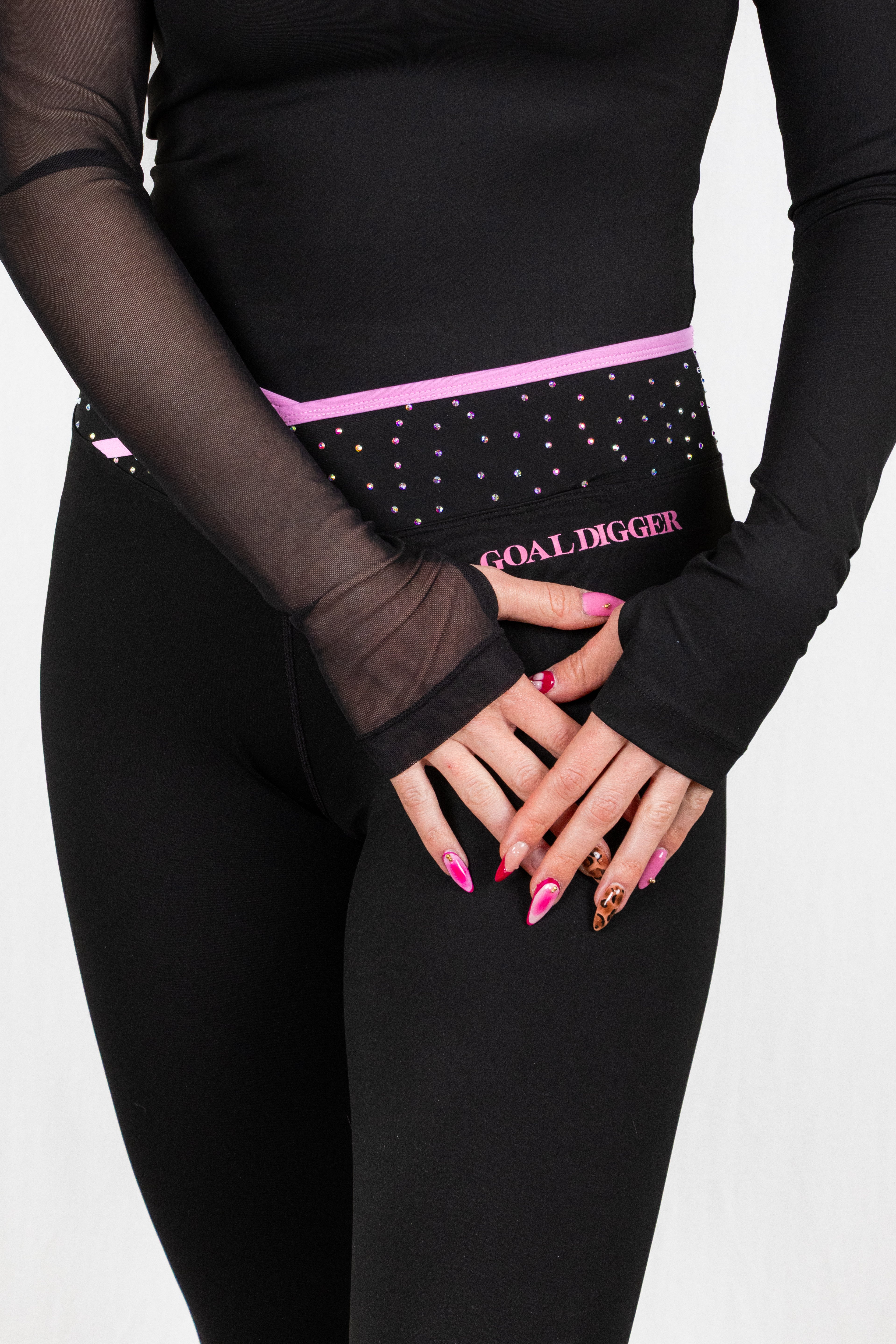 Elegantes Asymmetrisches Mesh Langarm Top für Eiskunstlauf Performance Schwarz Glitzernd