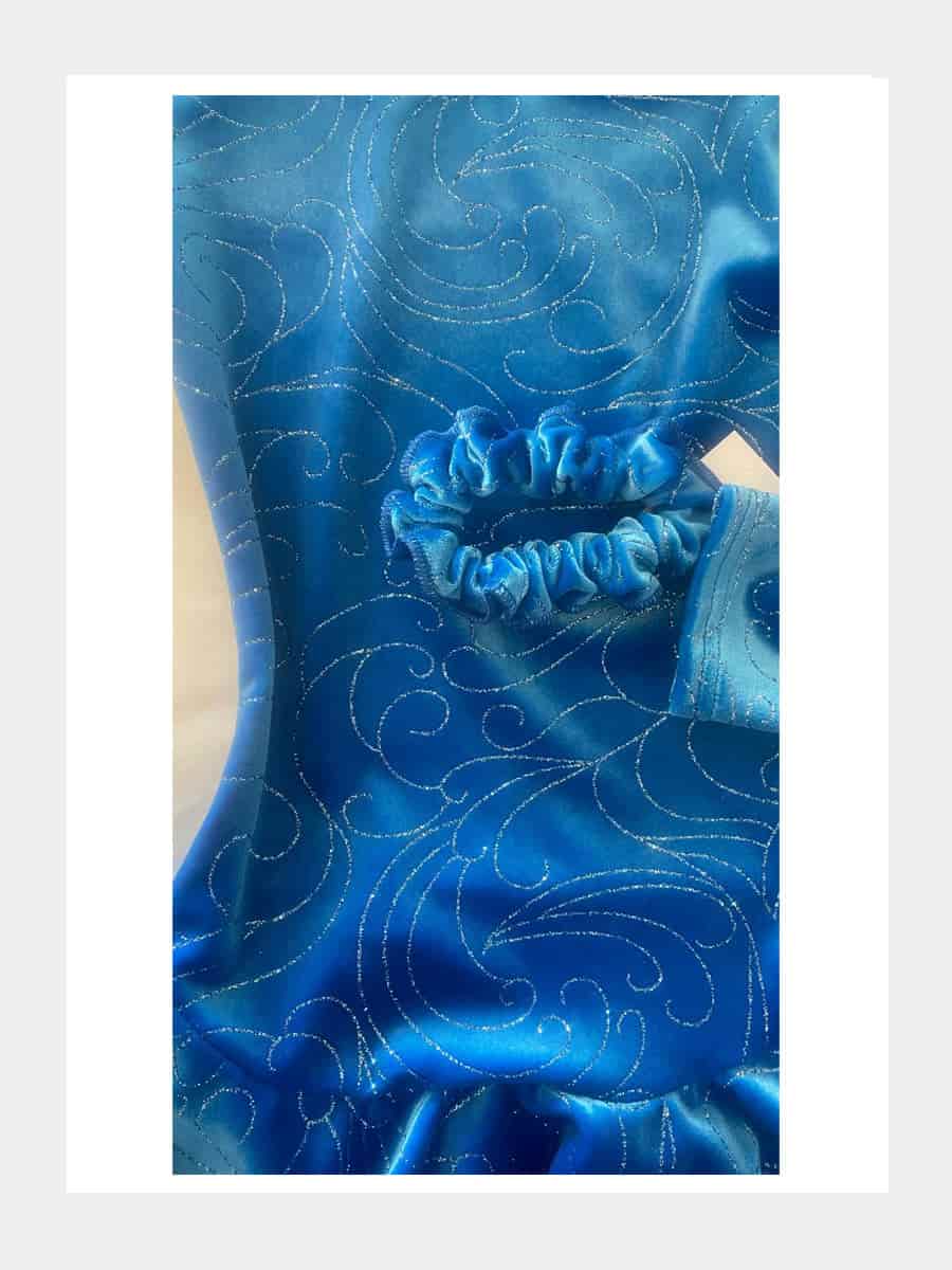 Eiskunstlauf Langarm Samtkleid  mit Glitzer